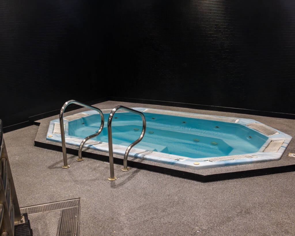 Jacuzzi beside the swimming pool in Kidderminster gym
